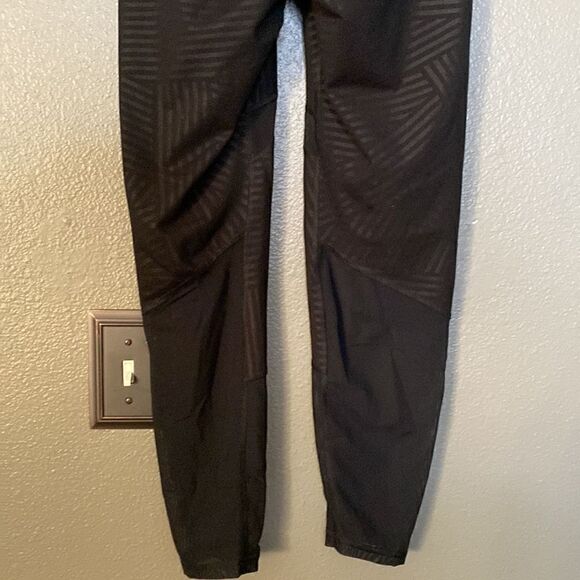 Old Navy Active Go Dry Black Legging Pants Workout Striped Mesh Insert - Picture 9 of 12